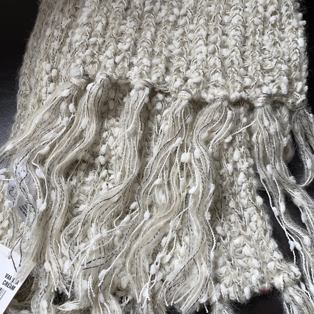 NWT Olsenboye Scarf OS